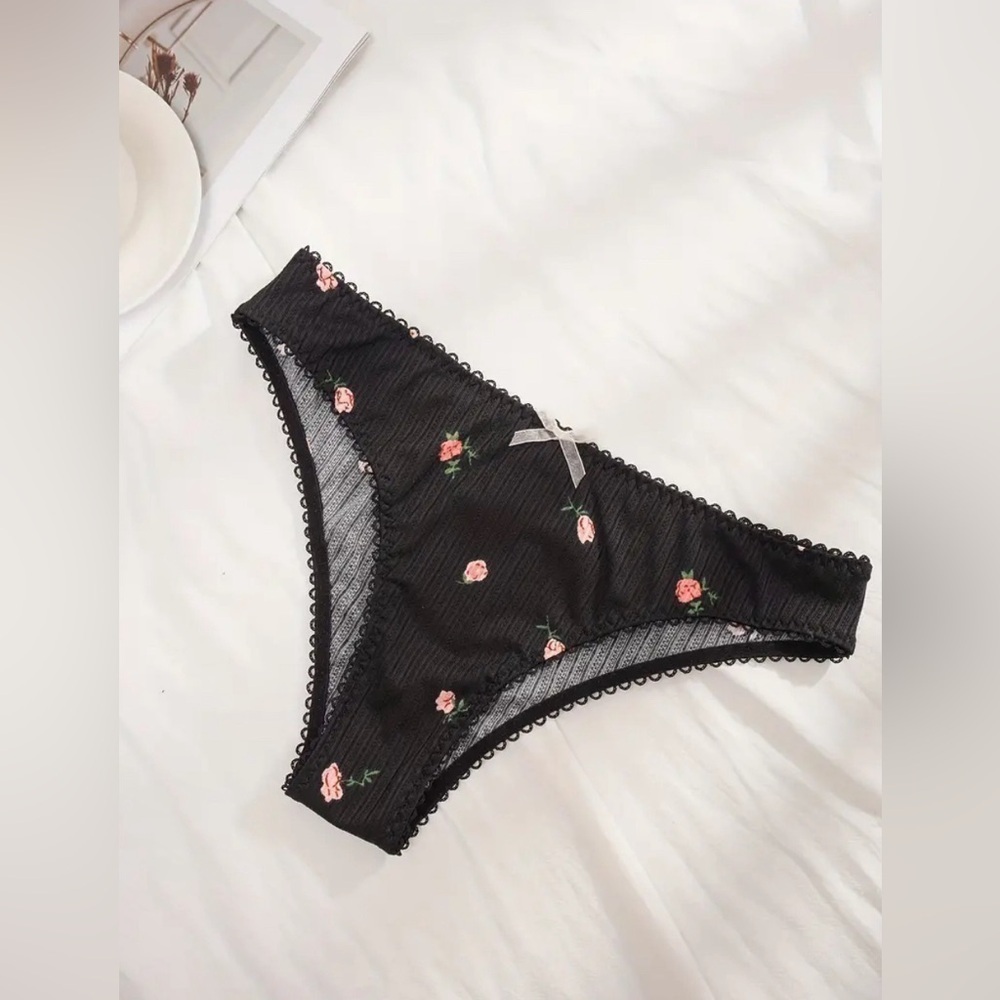 Floral Print Bra & Panties - Picture 9 of 10